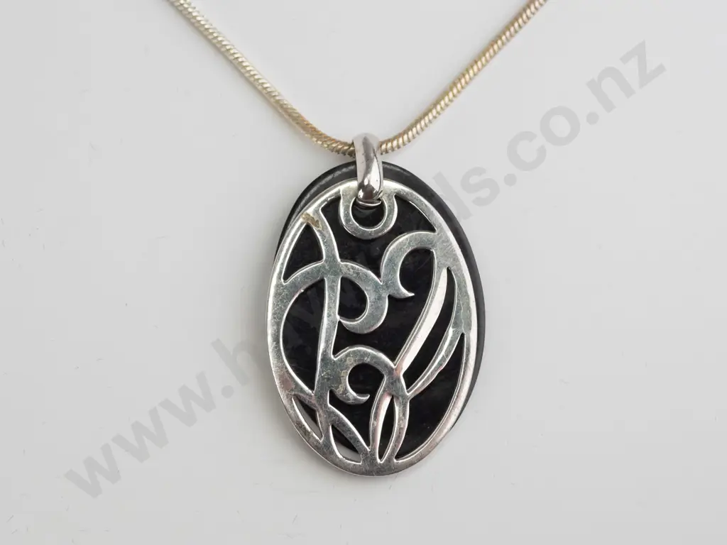 silver necklace stamped 925 Image 1++