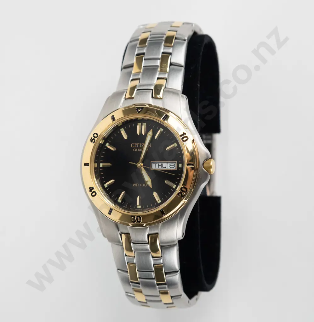 cased Citizen quartz WR100 mens wristwatch Image 1++