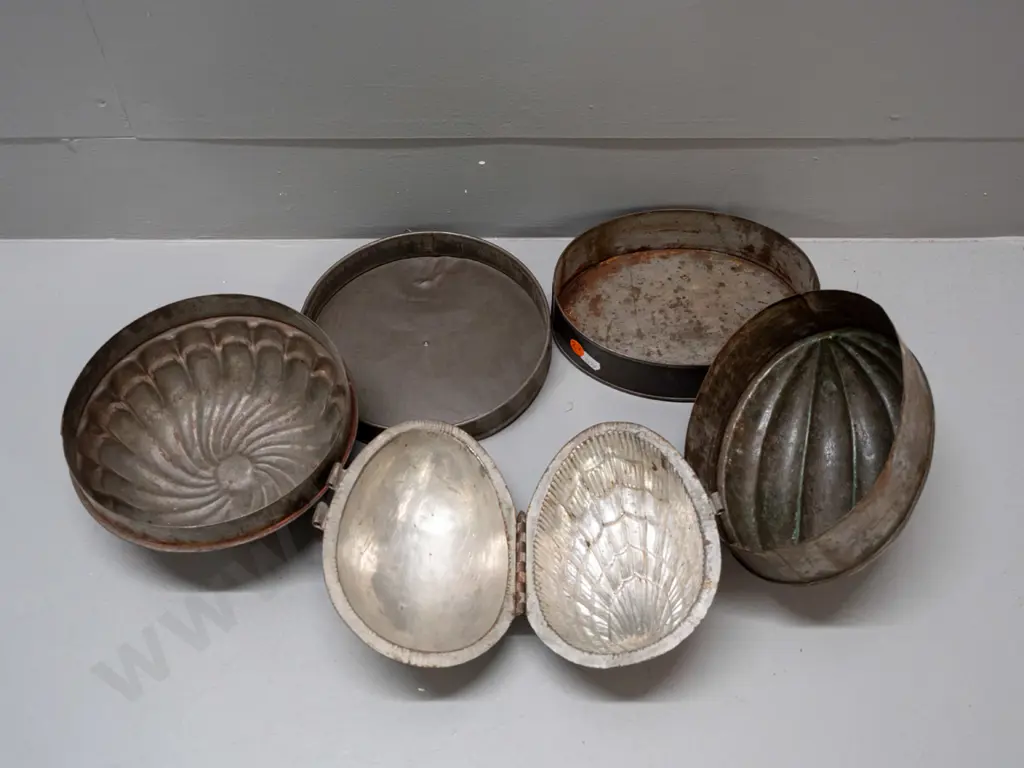 3 vintage pressed metal baking and/or chocolate moulds - some corrosion / verdigris, remnants of copper plating. Largest Image 1++
