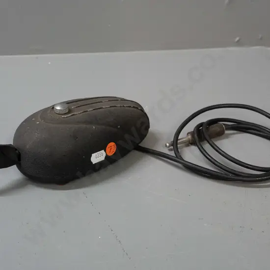 vintage English Eddystone "bug" Morse code key Model S689 - some paint wear L-220