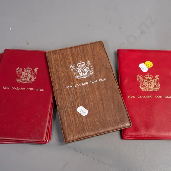3x NZ coin collector sets: 1974, 1975, 1976 plus spare empty 1975 case