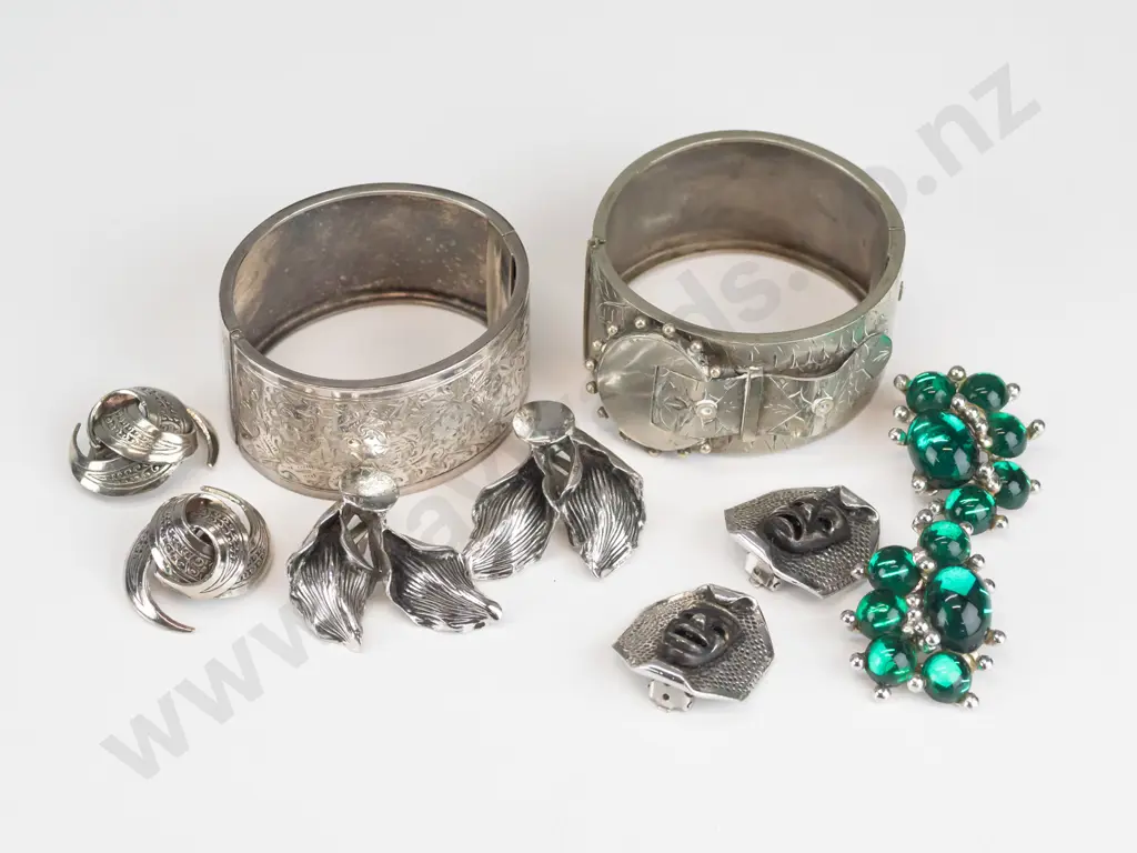 4x pairs retro clip-on earrings. 2x silver bracelets (no marks). Image 1++