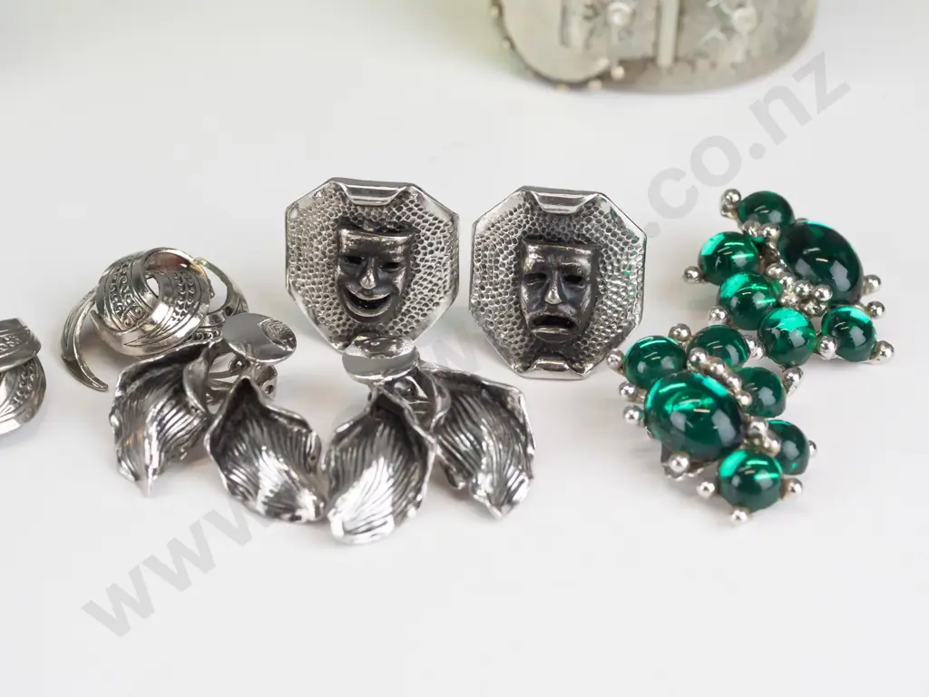 4x pairs retro clip-on earrings. 2x silver bracelets (no marks). Image 1++