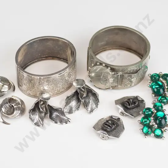 4x pairs retro clip-on earrings. 2x silver bracelets (no marks).