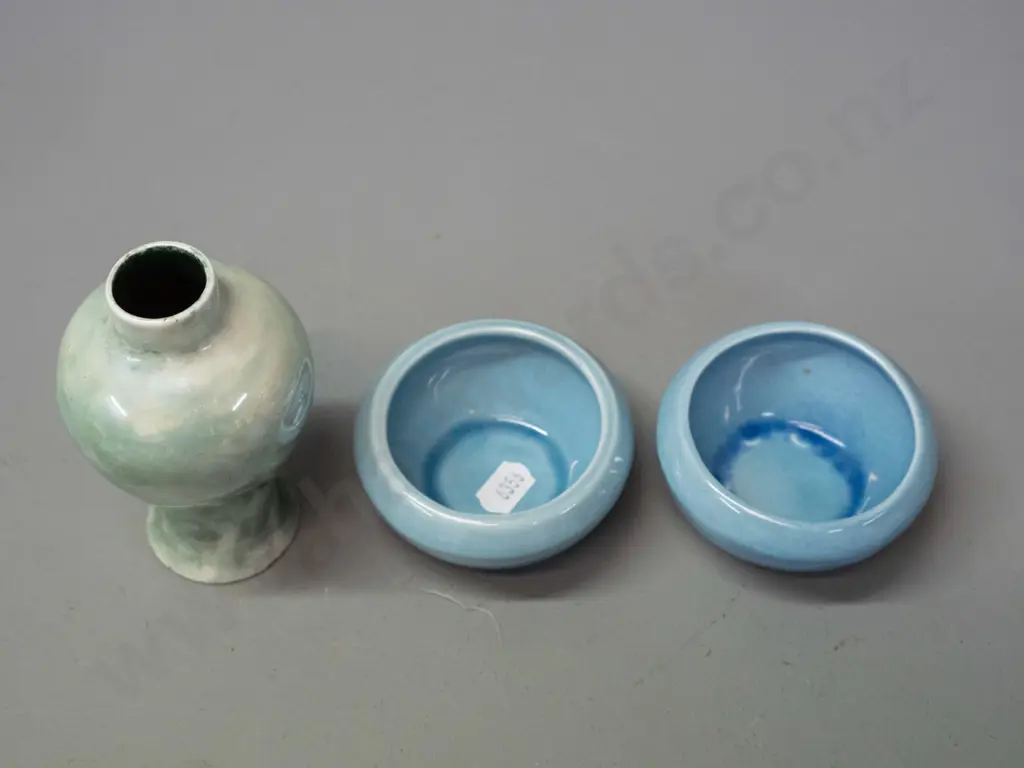 Two O.C. Stephens blue pin dishes and a small Royal Doulton lustre vase H-110 Image 1++