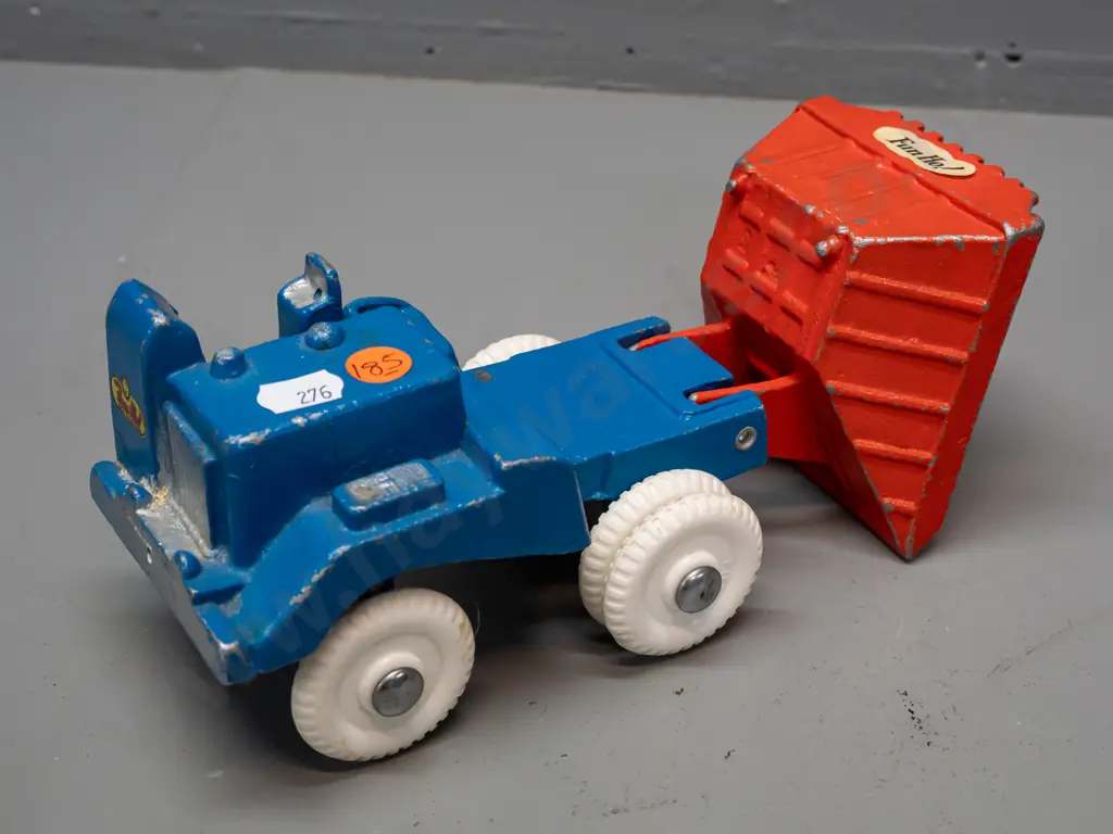 Fun Ho tip truck - marked 414A - Fun Ho label on tip a bit loose H-110 L-165 Image 1++