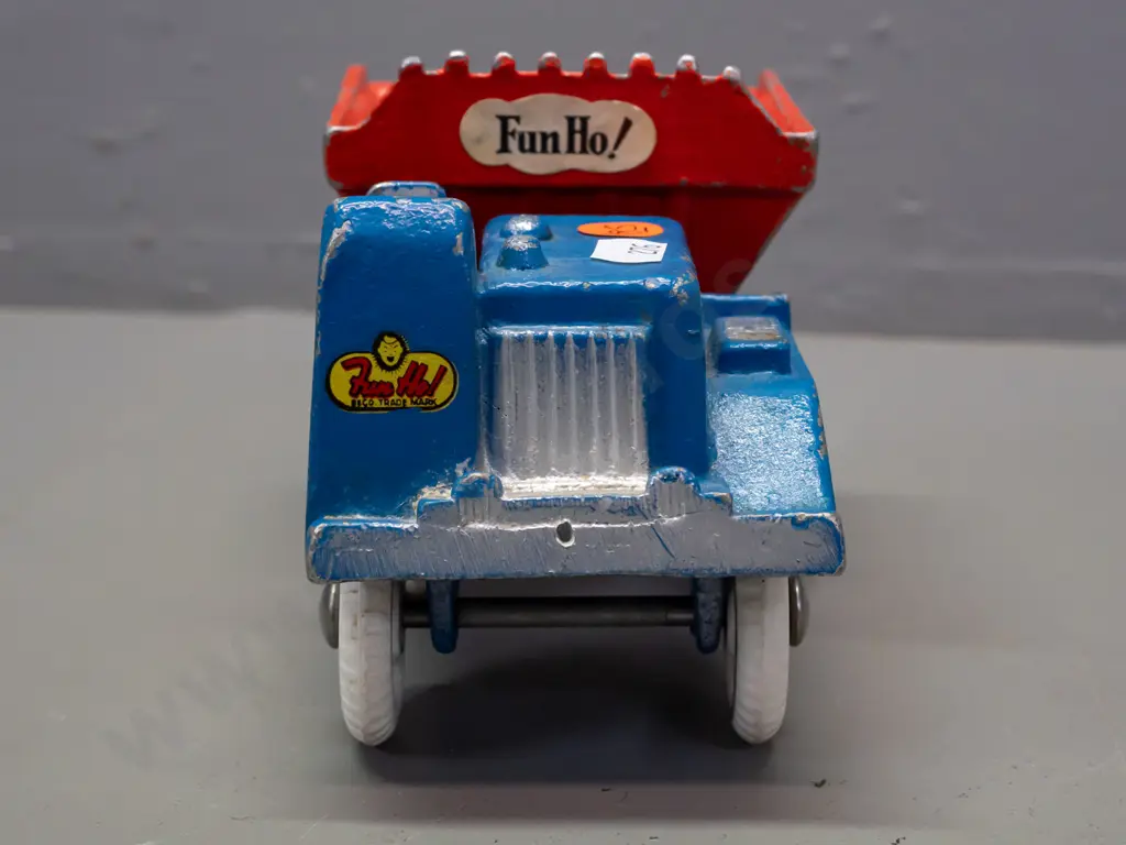 Fun Ho tip truck - marked 414A - Fun Ho label on tip a bit loose H-110 L-165 Image 1++