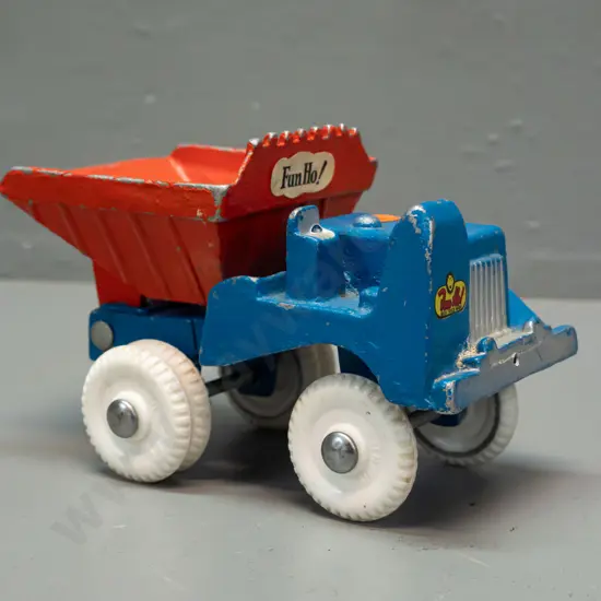 Fun Ho tip truck - marked 414A - Fun Ho label on tip a bit loose H-110 L-165