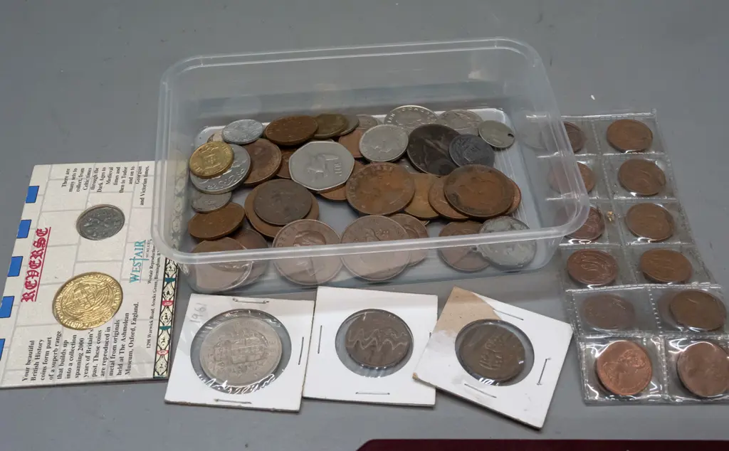 cased English Royal Mint 1953 coronation coin set and a container of assorted coins including some New Zealand Image 1++