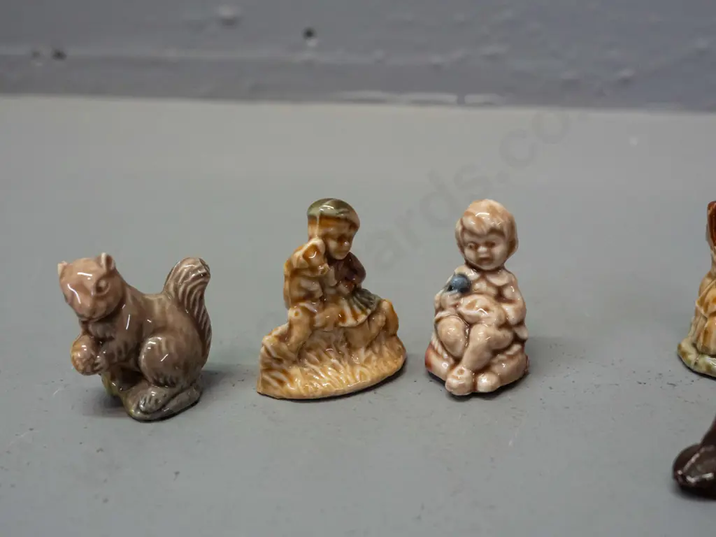 14 assorted Wade whimsies - chips to squirrel's ear and wolf base Image 1++