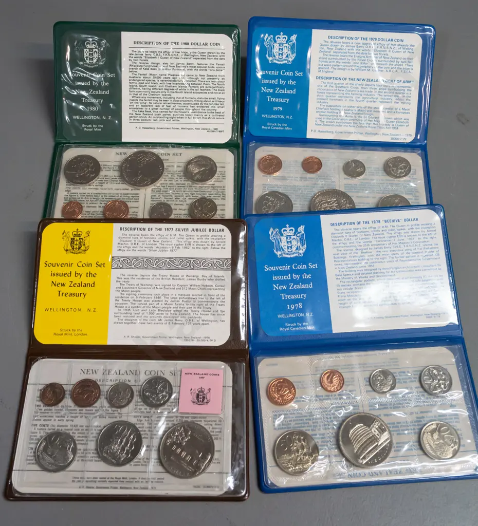 4x NZ coin collector sets: 1977 w/ Jubilee dollar, 1978 w/ Beehive dollar, 1979 & 1980 Image 1++