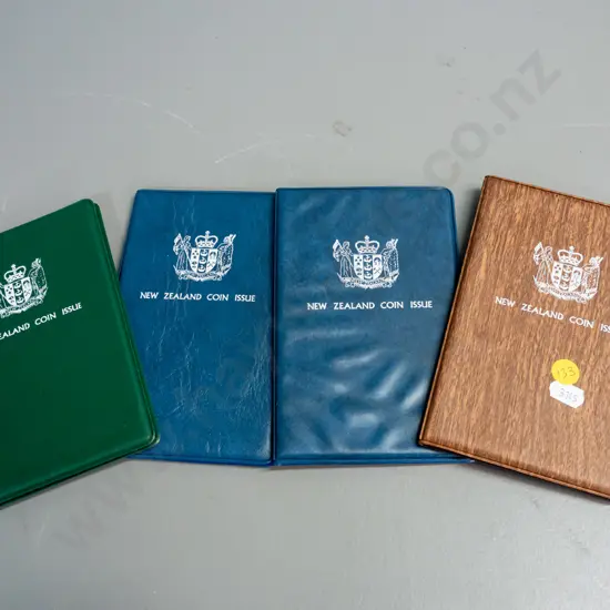 4x NZ coin collector sets: 1977 w/ Jubilee dollar, 1978 w/ Beehive dollar, 1979 & 1980
