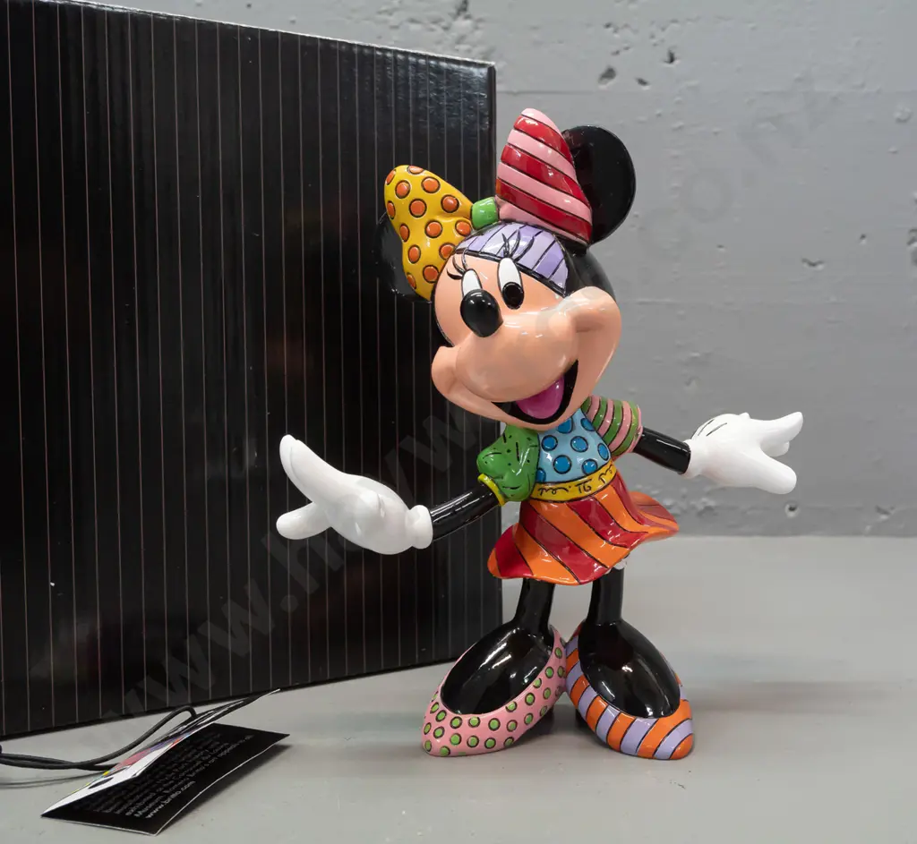 Romero Britto Minnie Mouse figurine H-210 W-190 with original box and hang tag. Image 1++