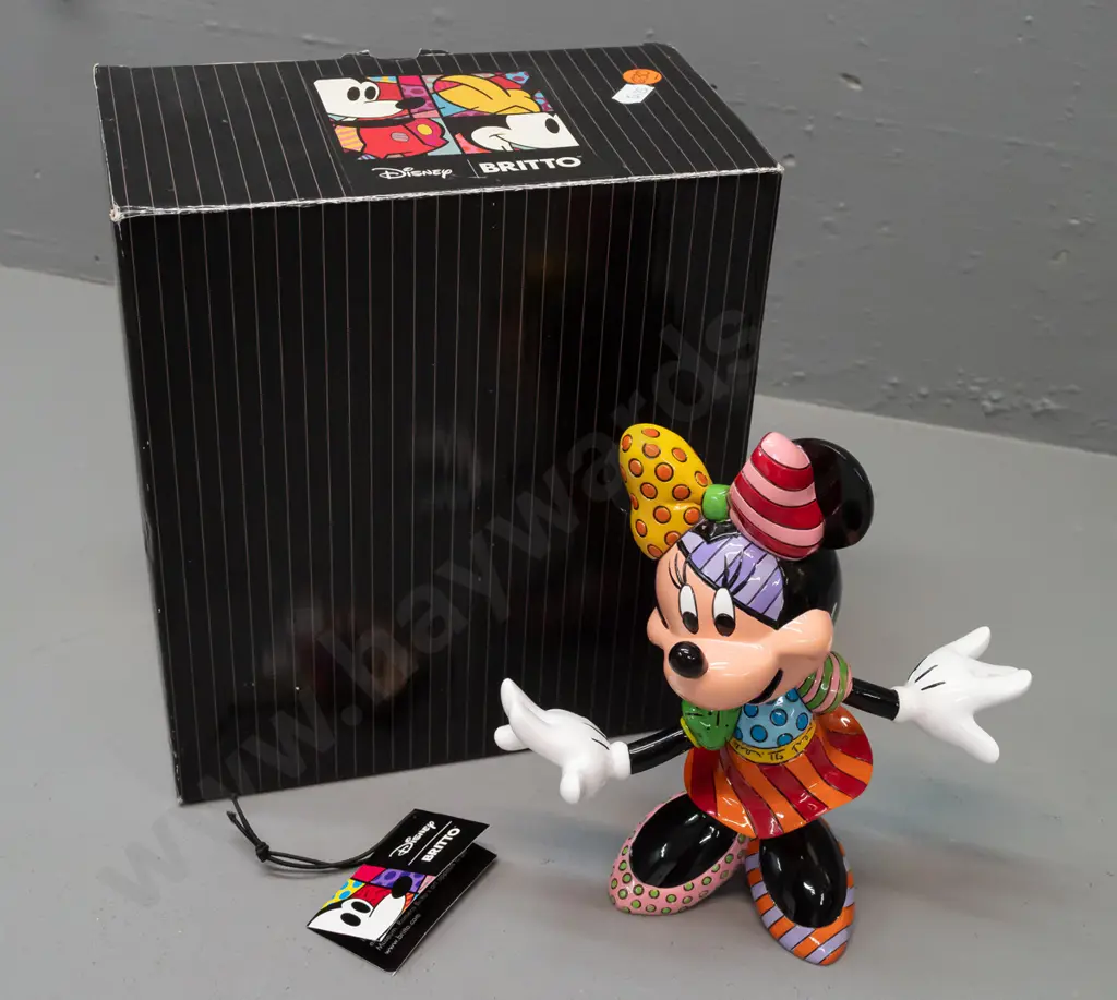 Romero Britto Minnie Mouse figurine H-210 W-190 with original box and hang tag. Image 1++