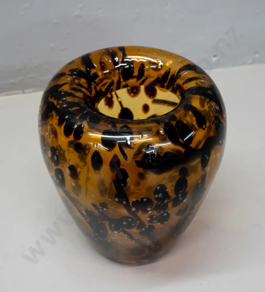 art glass vase with rolled top rim, bubbled amber with dark brown abstract shapes H-185 D-150 Image 1++