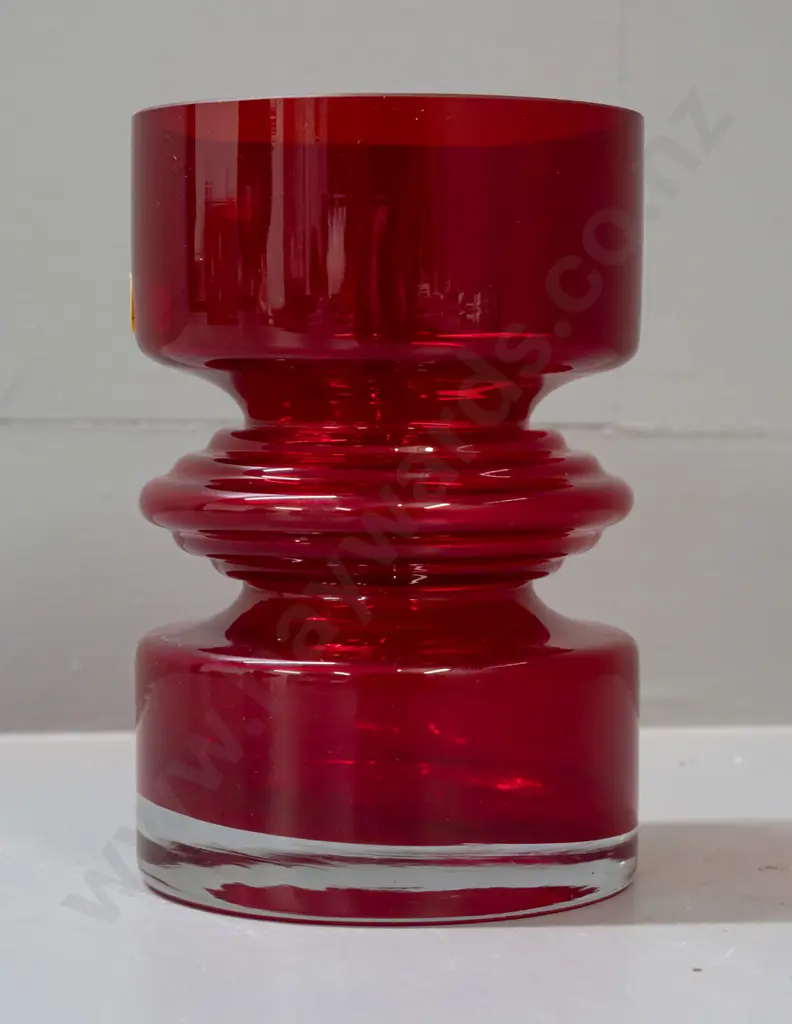 retro Riihimäen Lasi Finland art glass vase - ruby with clear base, with original sticker H-180 D-120 Image 1++