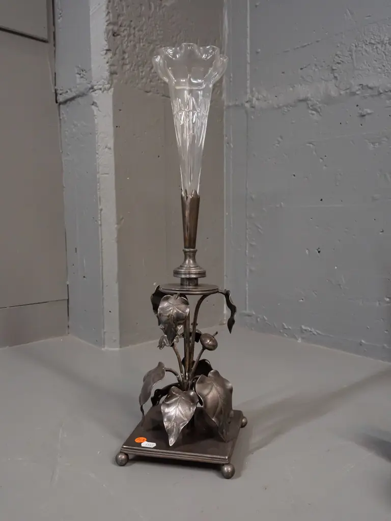 Victorian single cut glass epergne in silver-plated foliate motif base H-490 Base 135 x 135 Image 1++