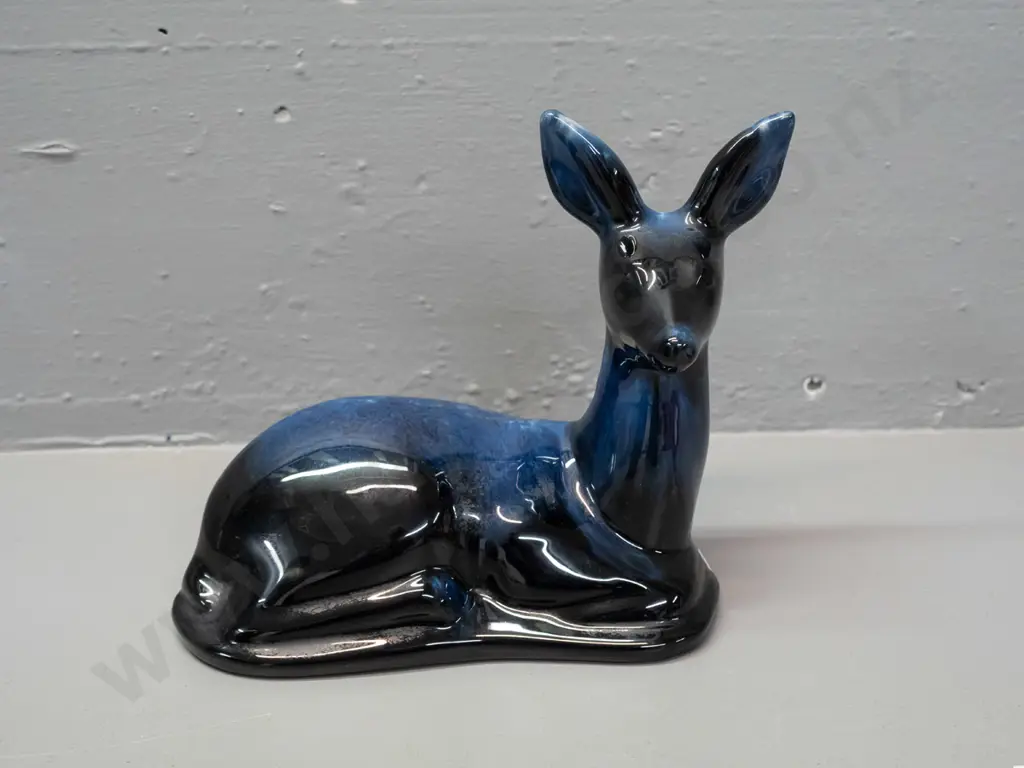 dark blue glaze Blue Mountain pottery fawn figure H-165 L-180 Image 1++