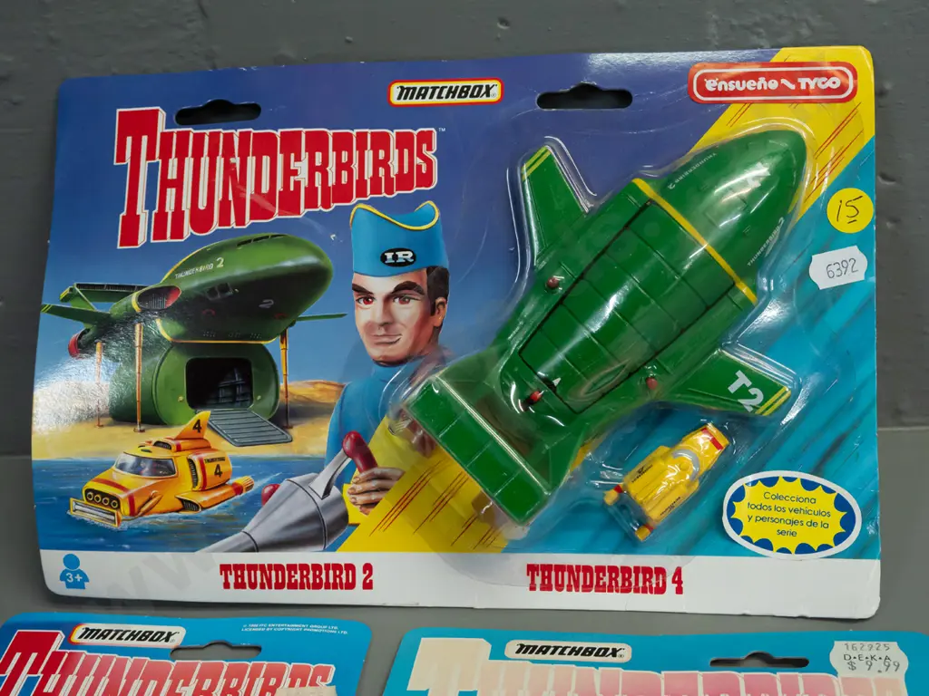 3 carded Matchbox Thunderbirds figures and vehicle, dated 1993 & 1994 - Thunderbird 2 and Thunderbird 4 set, John Tracy, Image 1++