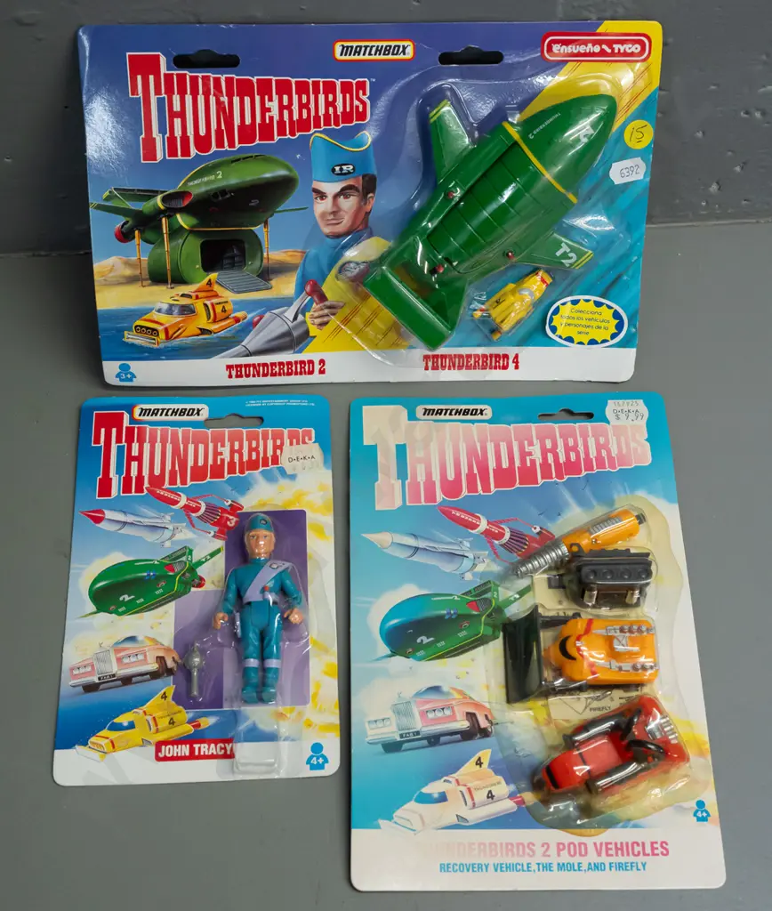 3 carded Matchbox Thunderbirds figures and vehicle, dated 1993 & 1994 - Thunderbird 2 and Thunderbird 4 set, John Tracy, Image 1++