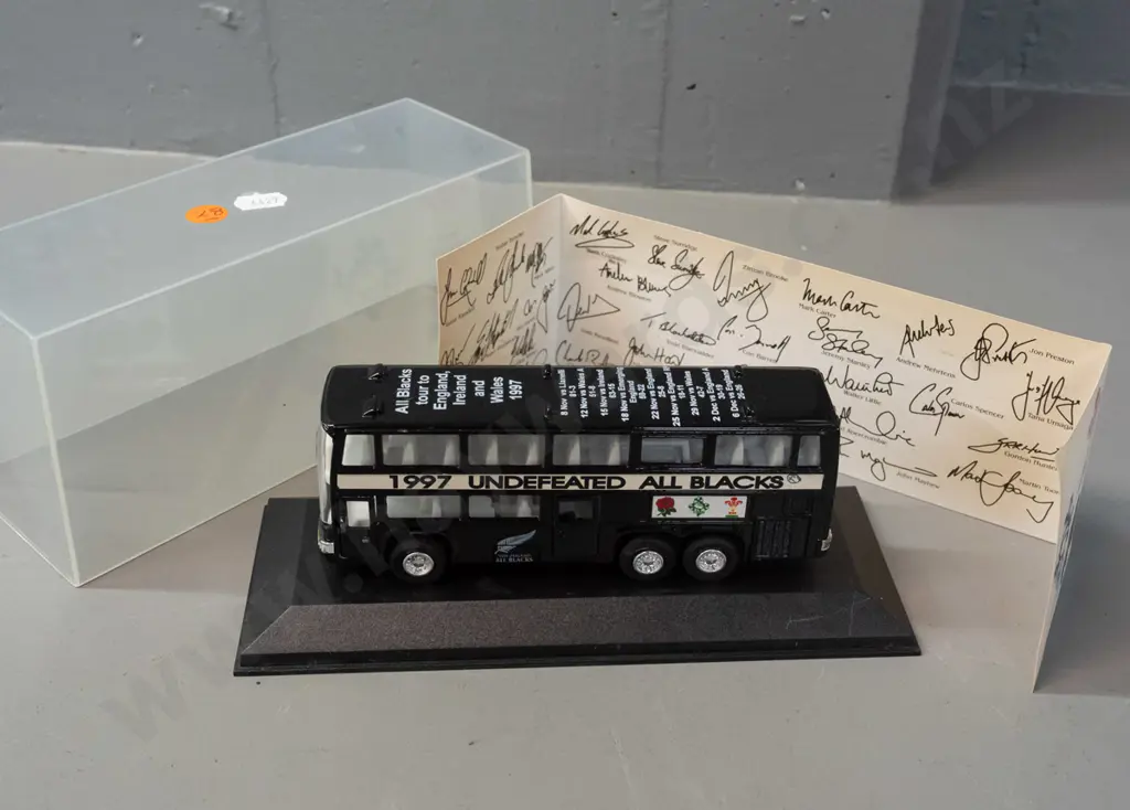 1997 All Blacks Undefeated England and Wales tour souvenir die-cast bus - plastic case is H-95 L-200 W-70 Image 1++
