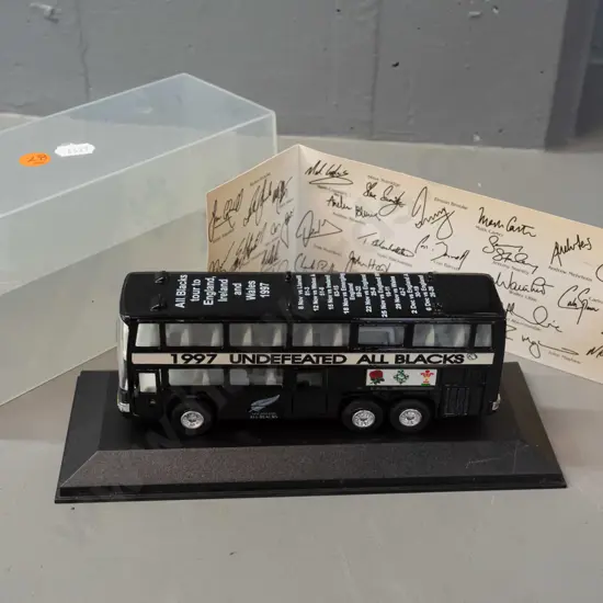 1997 All Blacks Undefeated England and Wales tour souvenir die-cast bus - plastic case is H-95 L-200 W-70