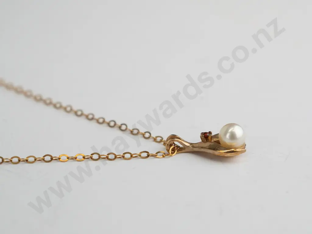 pearl & garnet pendant - no mark Image 1++