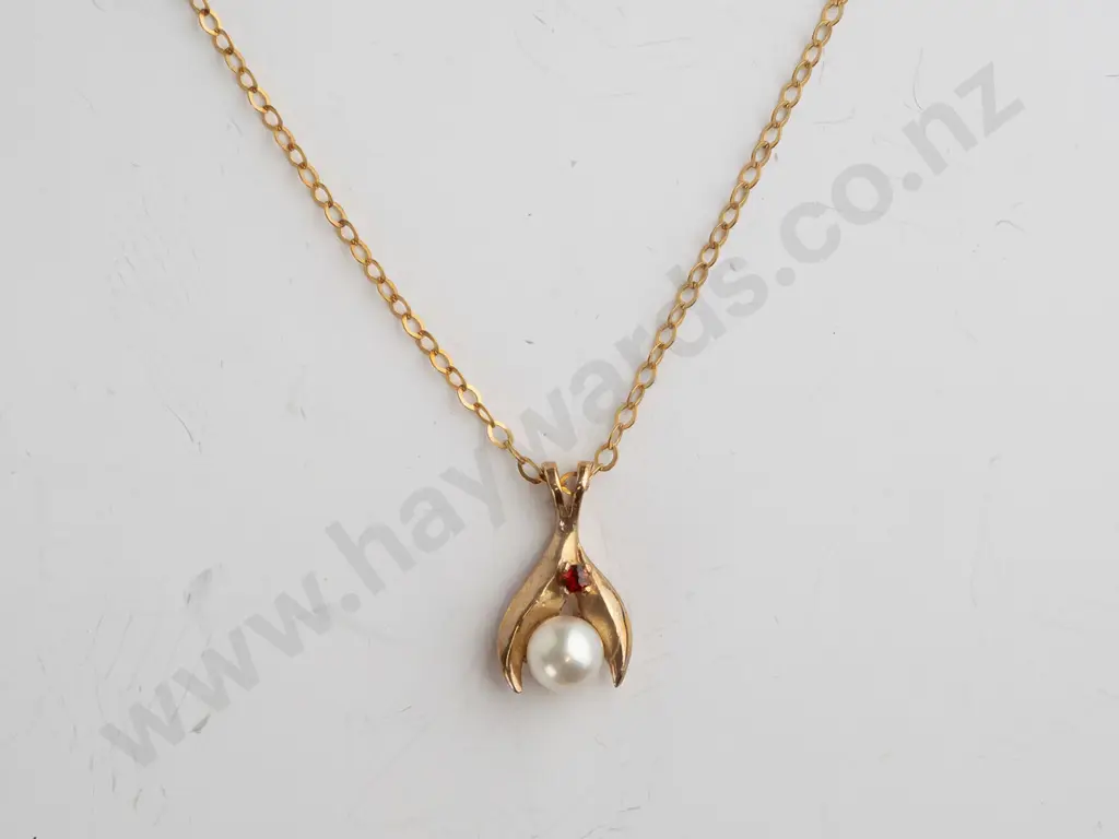 pearl & garnet pendant - no mark Image 1++