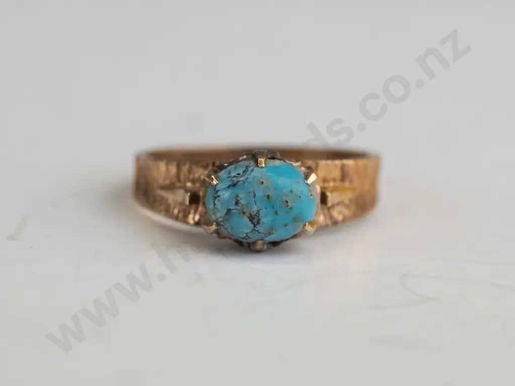 9ct gold ring with turquoise 2.7gms  - size N.5 Image 1++