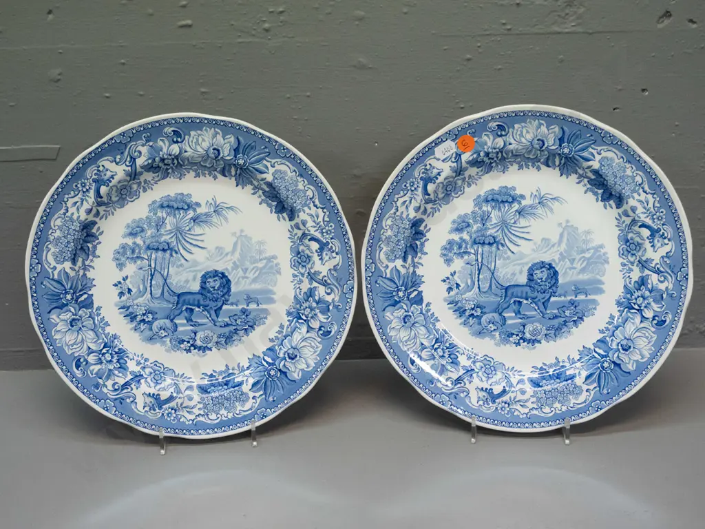 pair of Spode Blue Room Collection "Aesop's Fables" pattern cabinet plates D-270 Image 1++