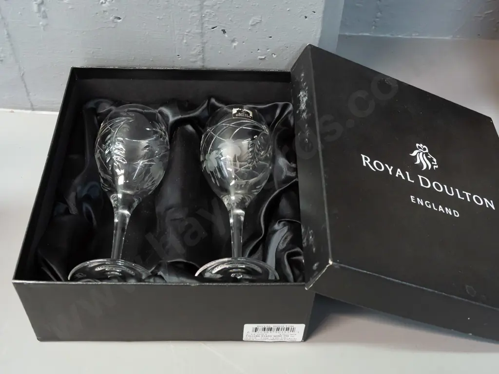 boxed pair of Royal Doulton 'Falling Stars' etched and frosted crystal wine glasses. Glass H-190 Image 1++