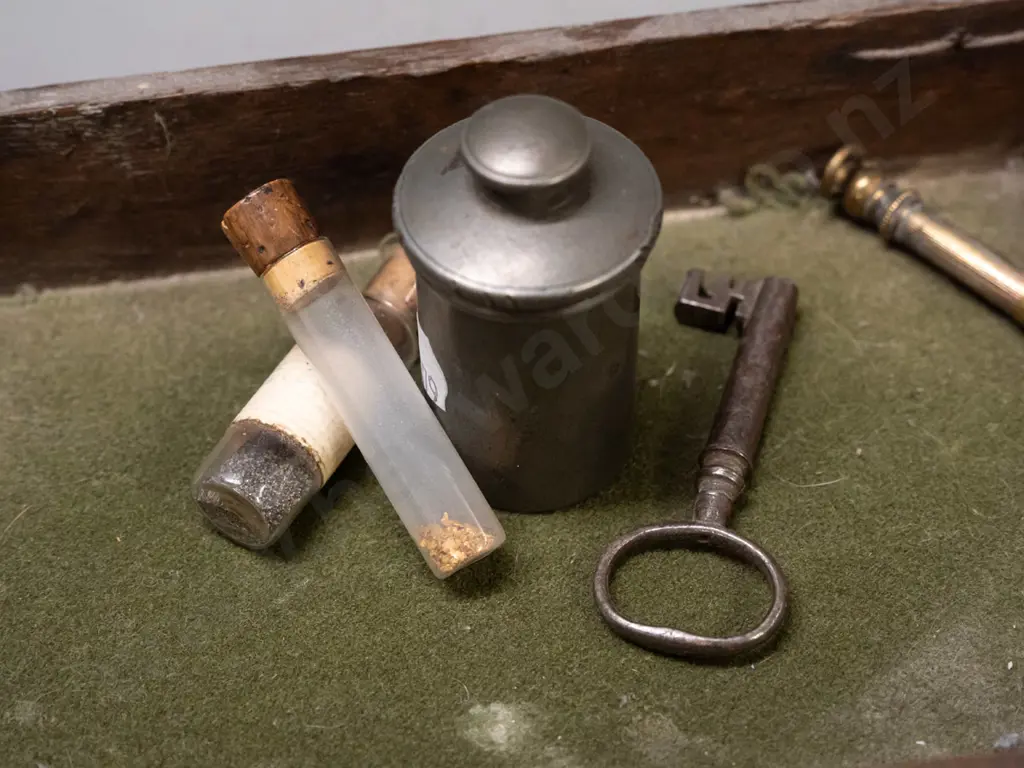 assorted vintage items - small vial with gold flakes, propelling pencil, small metal canister with Image 1++