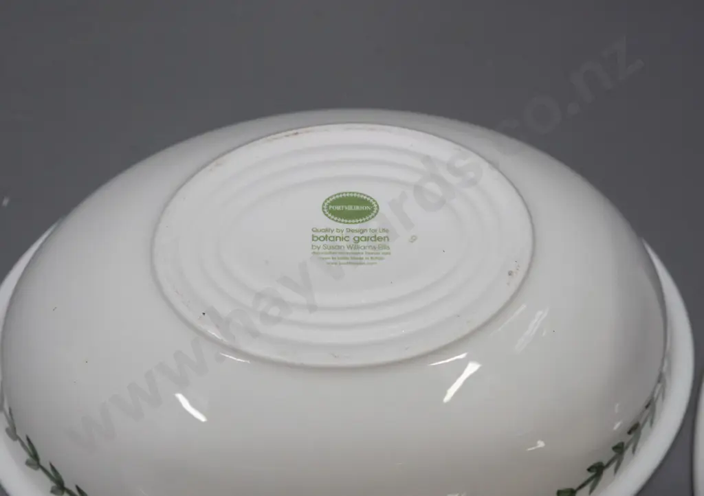 Portmeirion Botanic Garden items - lidded casserole H-130 W-220 and 2 oval dishes Image 1++