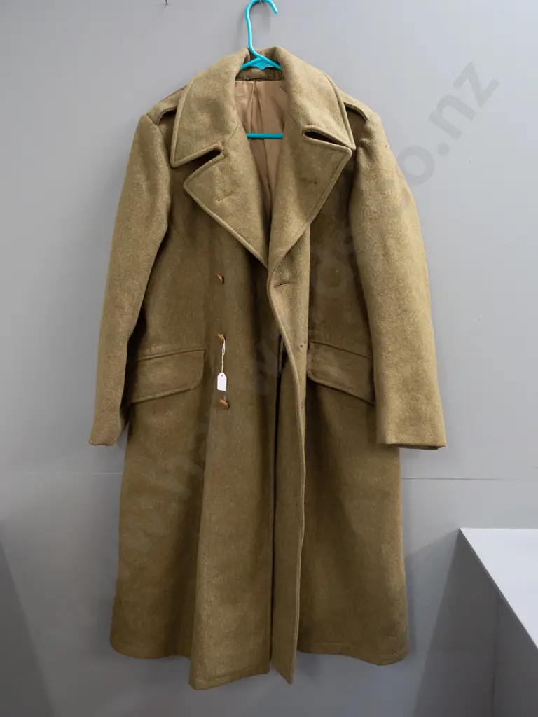 Army great coat dismounted, 1940 pattern, year 1943. Image 1++