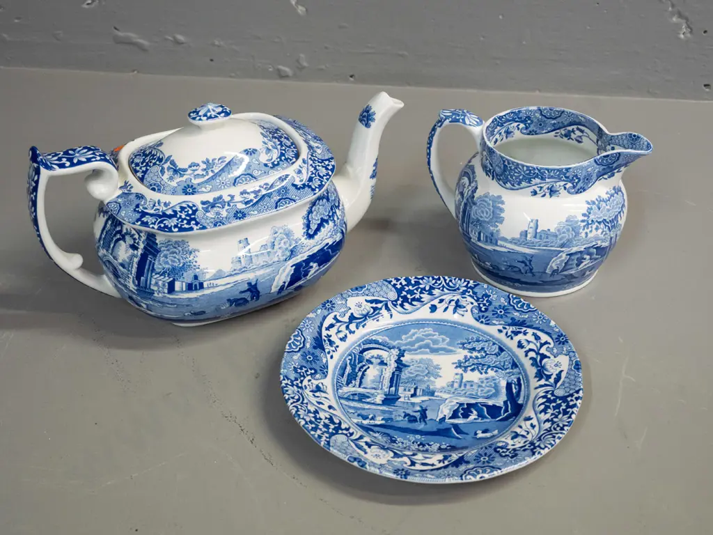Spode Italian pattern teapot H-140 L-260, jug and plate Image 1++