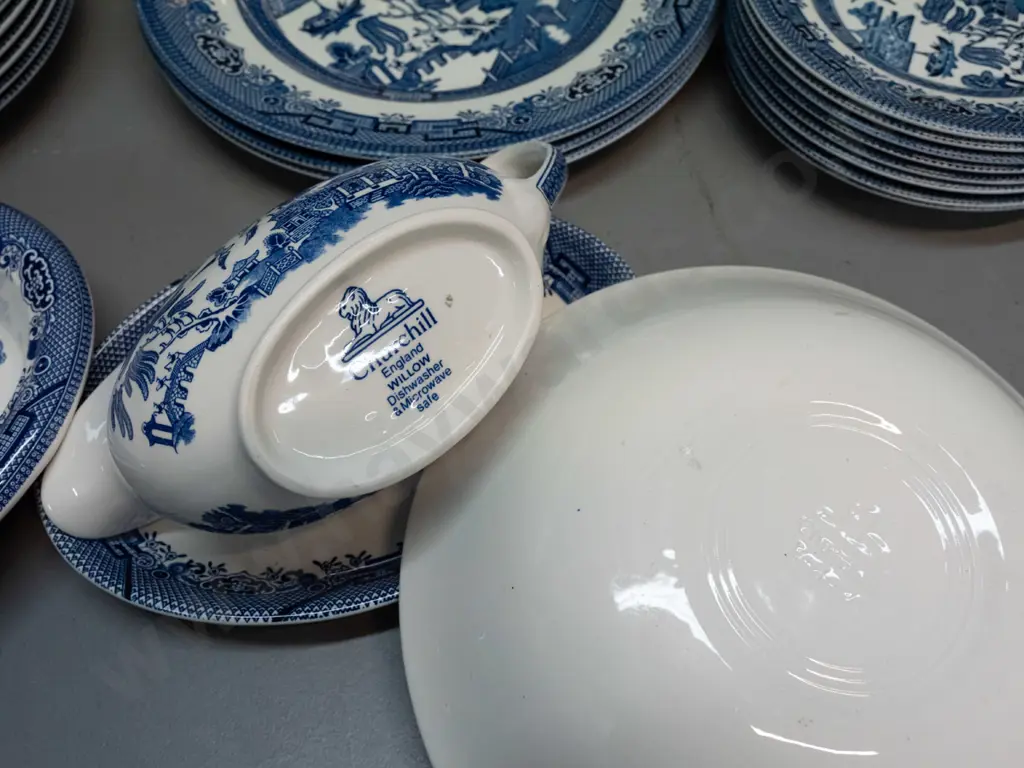 assorted Churchill willow pattern table ware - 4 dinner, 8 medium plates, 7 bowls, gravy boat & segmented dish L250 W190 Image 1++