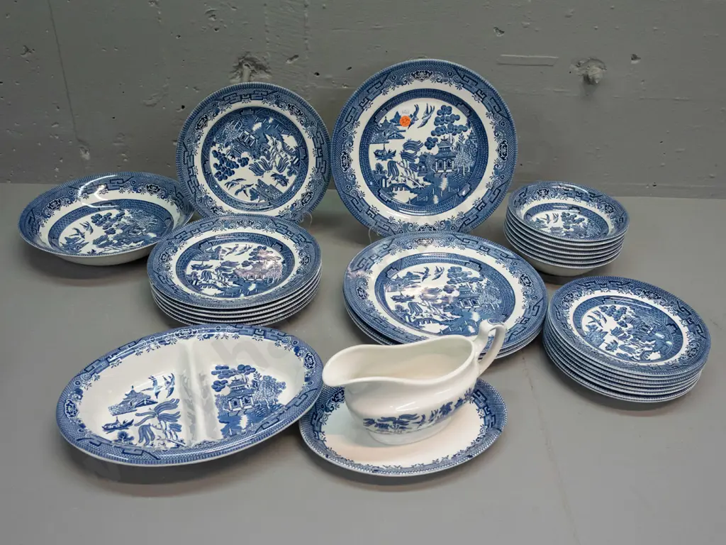 assorted Churchill willow pattern table ware - 4 dinner, 8 medium plates, 7 bowls, gravy boat & segmented dish L250 W190 Image 1++