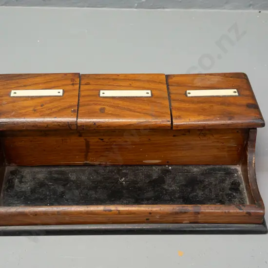 vintage inkwell stand with 3x glass liners & 3x hinged lids w/faux bone labels. Incl some rusty pen nibs.