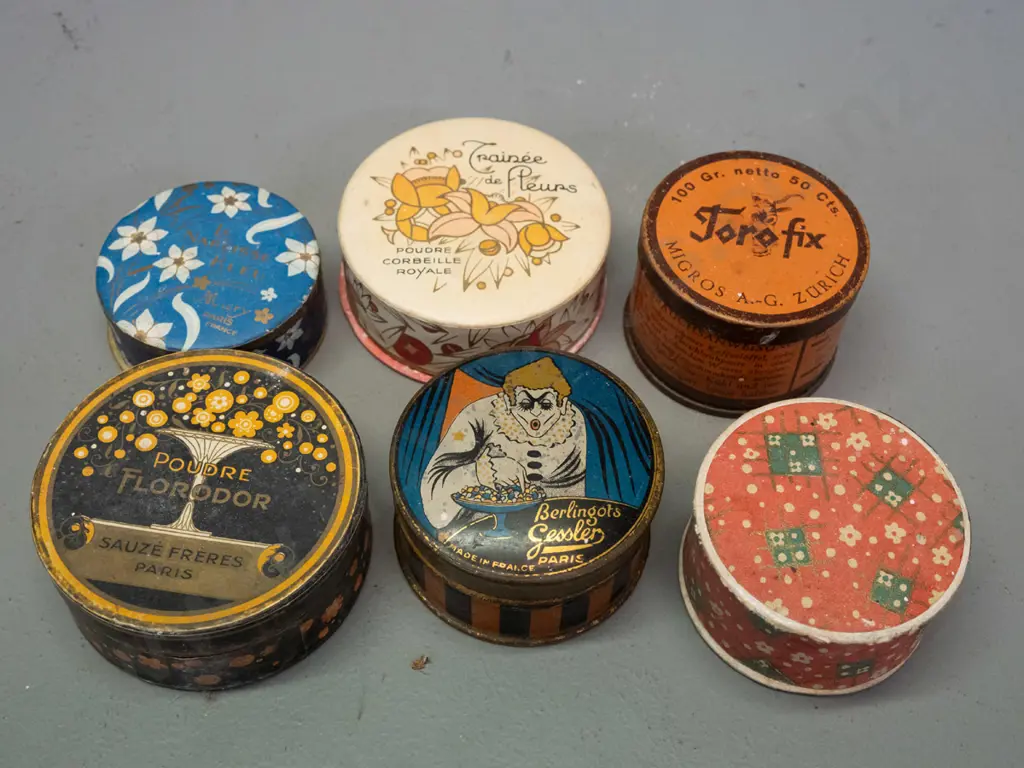 12 assorted vintage tins and cardboard face powder containers, some with contents in 2 pine holders. Violin rosin, Image 1++