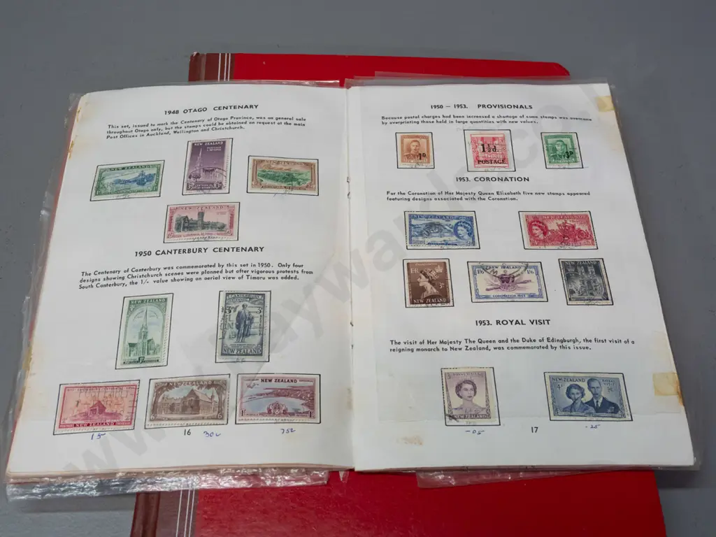 2 stamp albums with New Zealand contents - dates 1900 thru 1960s Image 1++