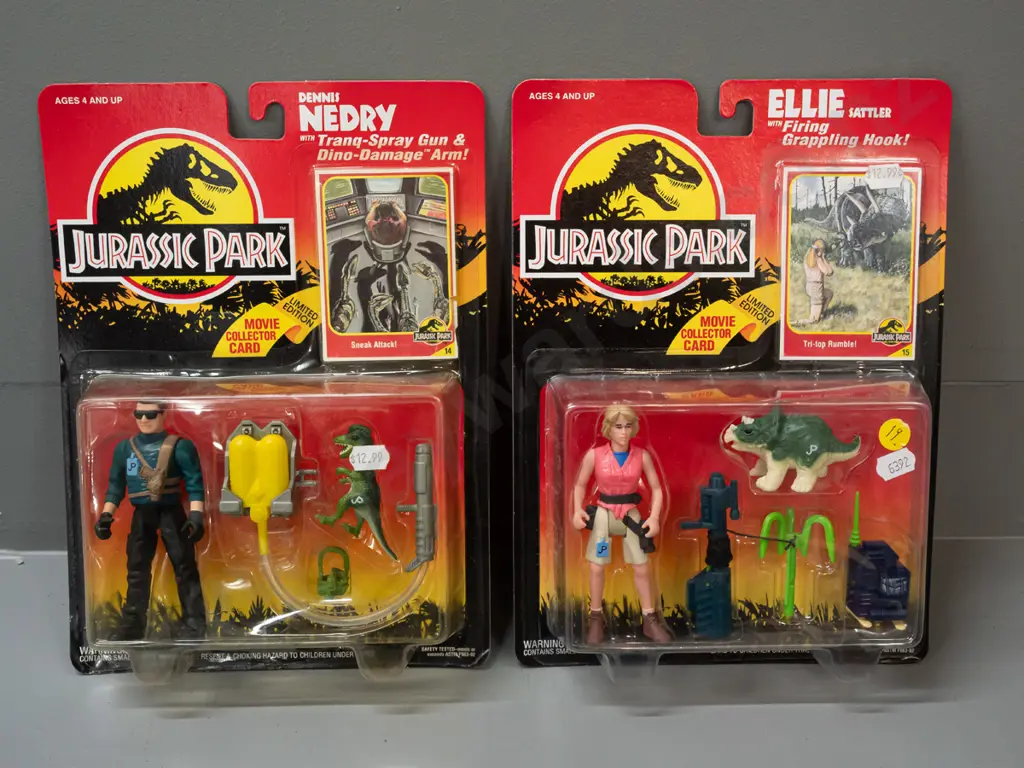2x carded Jurassic Park 1993 Kenner Toys action figure sets: Ellie Sattler & Dennis Nedry Image 1++