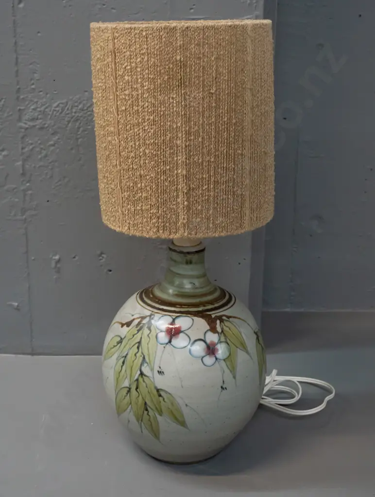 Neil Grant NZ studio pottery lamp with yarn shade H-490 Image 1++