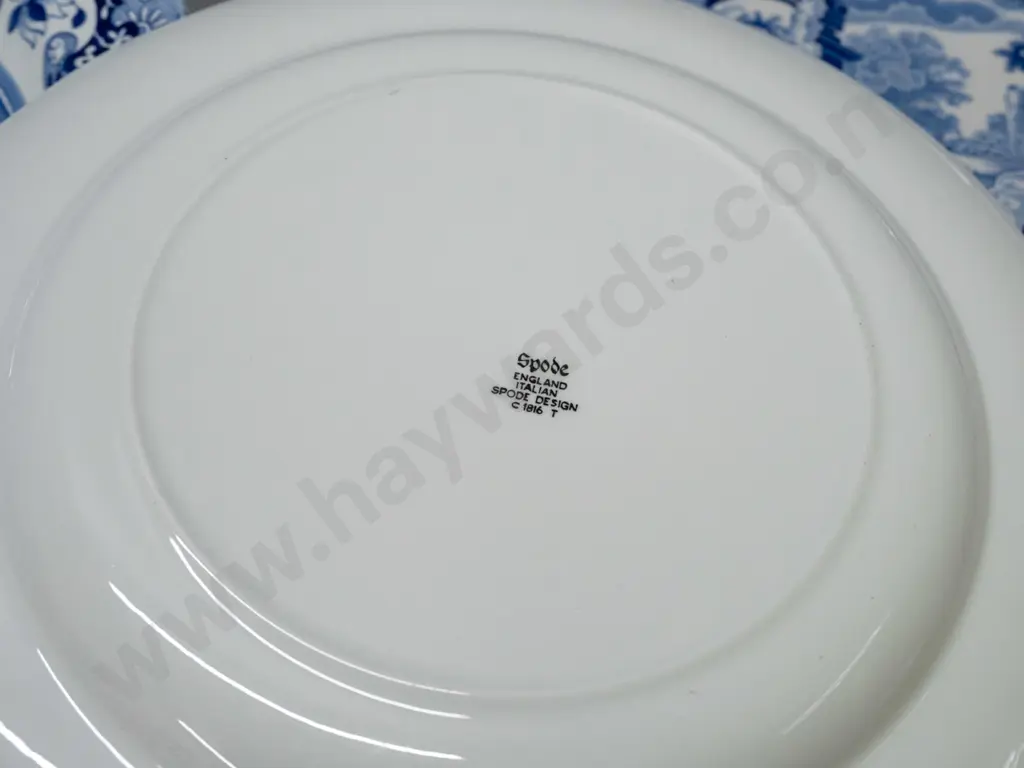 assorted Spode Italian pattern blue and white table ware - 5 dinner plates D-260, 7 bowls, scalloped edge dish, etc. Image 1++