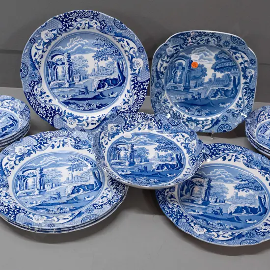 assorted Spode Italian pattern blue and white table ware - 5 dinner plates D-260, 7 bowls, scalloped edge dish, etc.