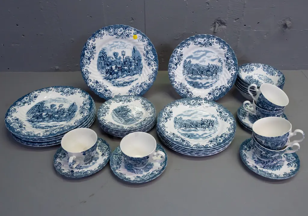 Johnson Brothers Coaching Scenes blue & white 6-place dinner set, one saucer missing. Dinner plate D-250 Image 1++