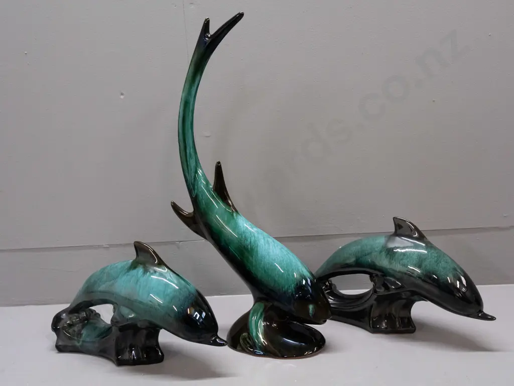 3 Blue Mountain pottery items - pair of medium size leaping dolphins H-160 L-310 and a diving fish H-470 Image 1++
