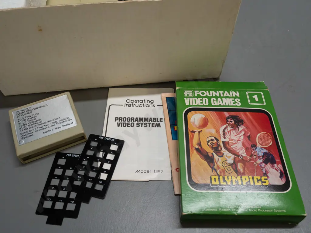 Fountain video game console in original box with one game cartridge and instructions - untested. Image 1++