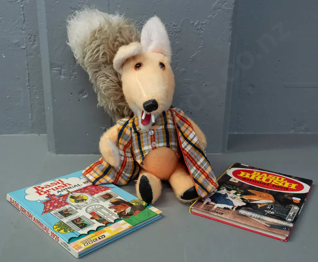 Basil Brush plush toy with plaid jacket H-410 and 2 annuals - 1973 and 1975. Image 1++