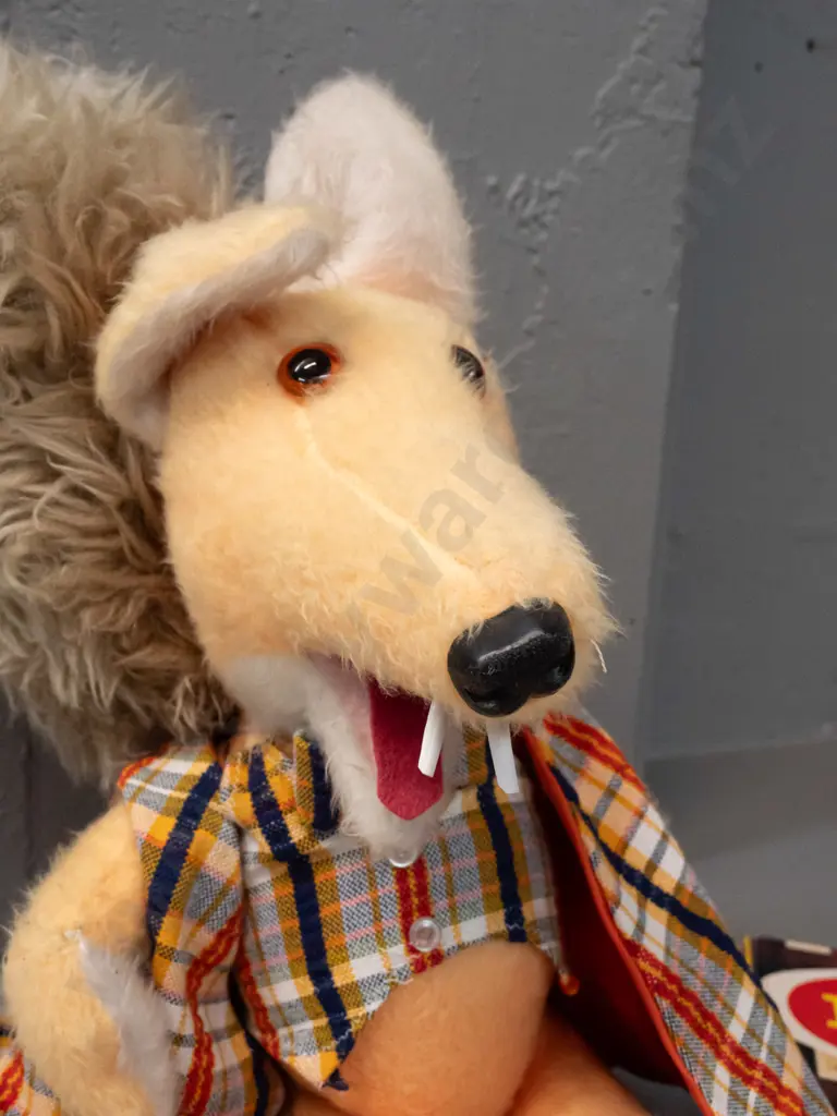 Basil Brush plush toy with plaid jacket H-410 and 2 annuals - 1973 and 1975. Image 1++