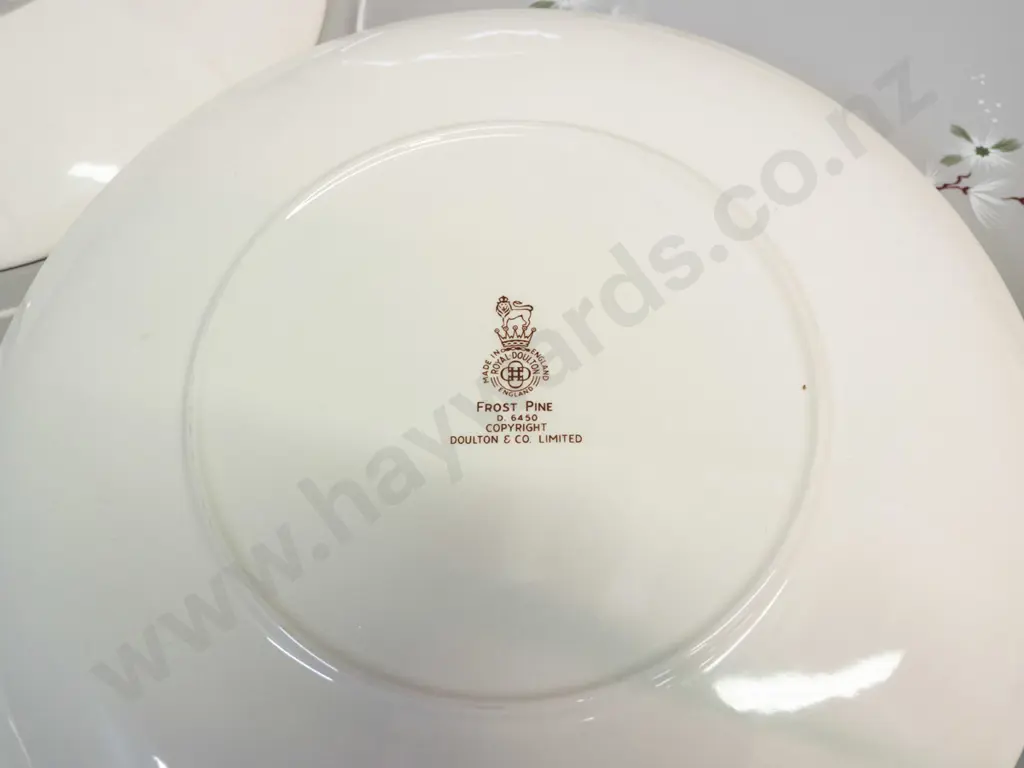 Royal Doulton "Frost Pine" table ware - ashett, 2 vege dishes, one with lid, gravy boat and saucer, 10 dinner plates, 7 Image 1++